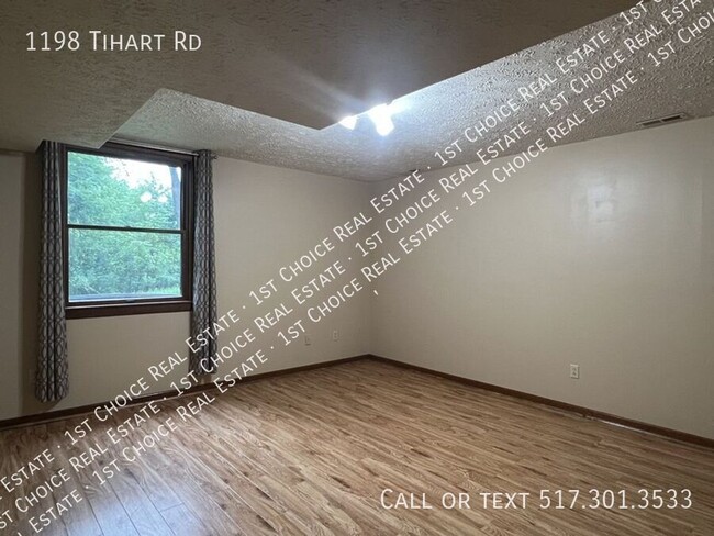 Building Photo - 4-BDR 3-BTH + Office + Bonus Room - 3.64 A...