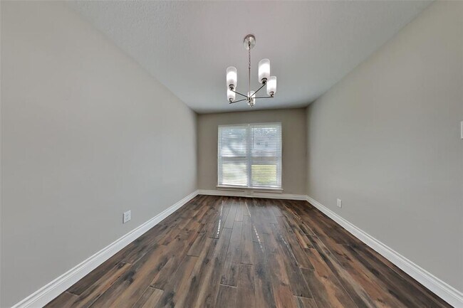 Building Photo - 2638 Brookdale Dr