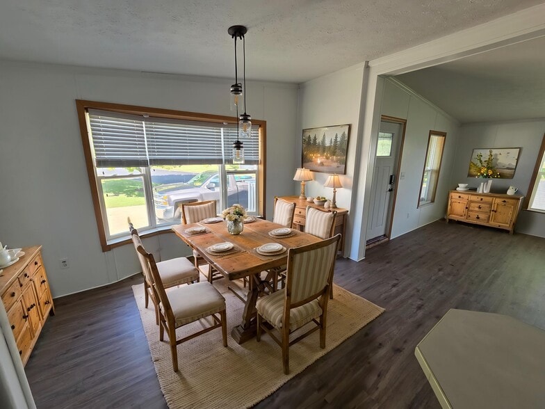 Building Photo - 649A Blue Bird Cir Unit 649A