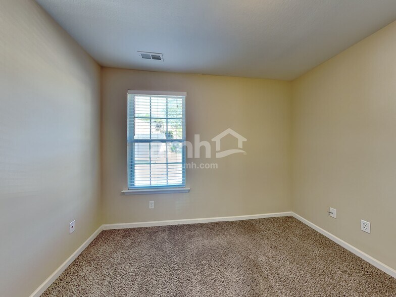 Building Photo - 129 Midwood Rd