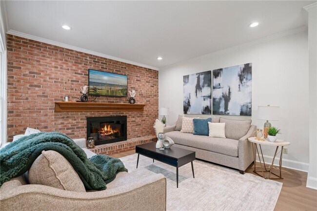 Building Photo - 80 Cliffcreek Trce NE