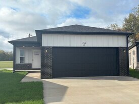 Building Photo - 4940 W Minota St