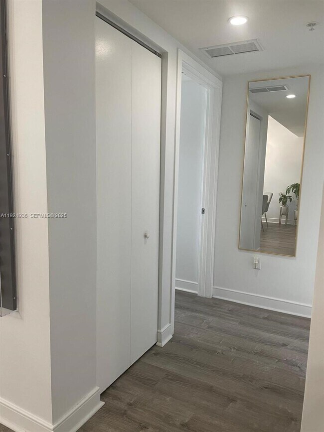 Building Photo - 185 SW 7th St