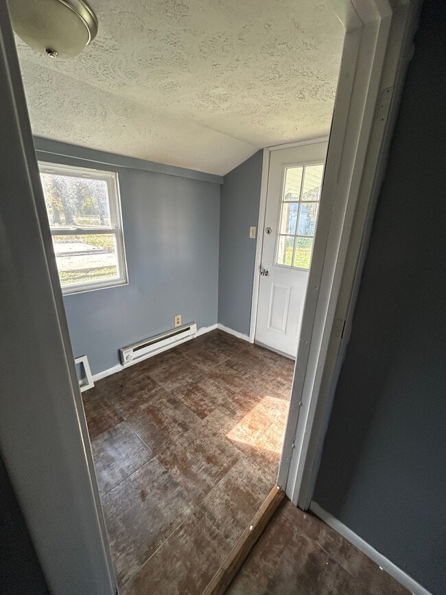 Building Photo - 101 W 1st St