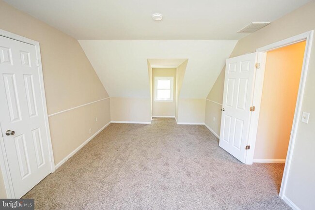 Building Photo - 5679 Anchor Pl