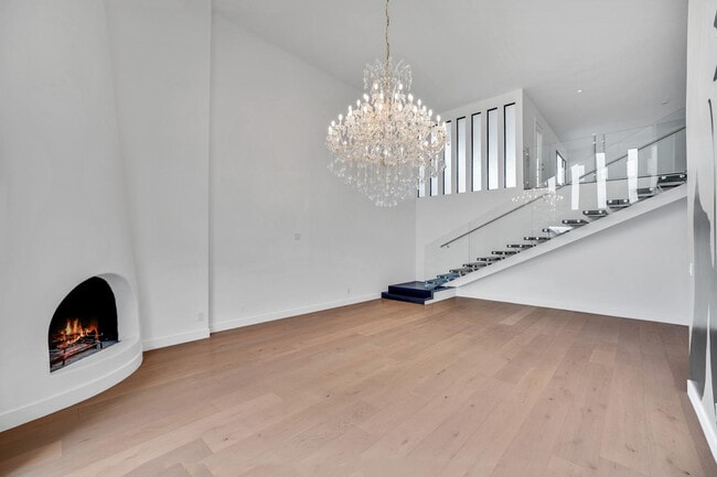 Building Photo - 6814 N 72nd Pl