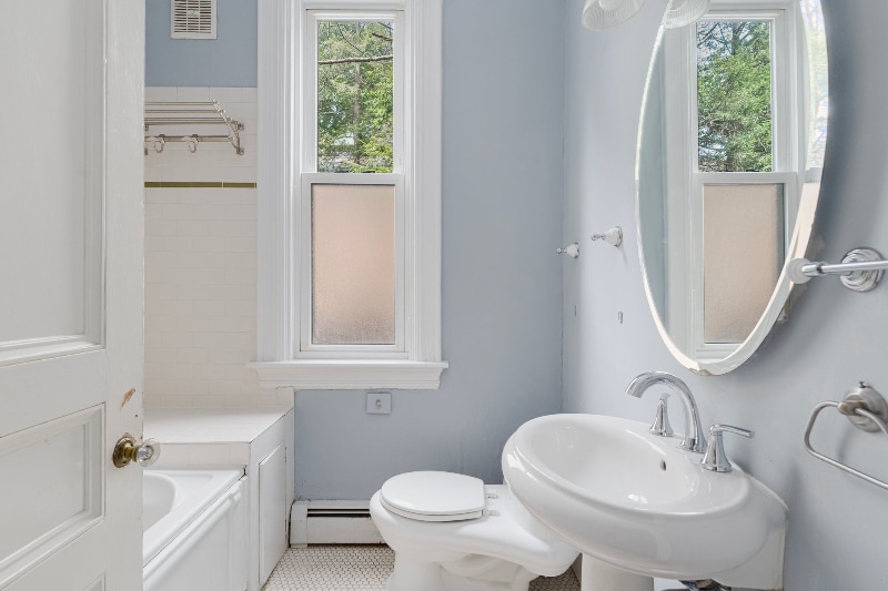 Building Photo - 77 Lloyd Ave