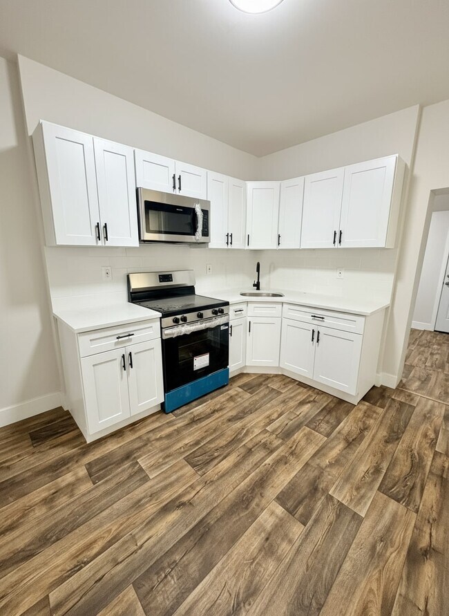 Building Photo - 1855 E Westmoreland St