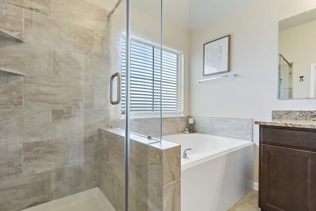 Building Photo - 2000 Bleeker Cv