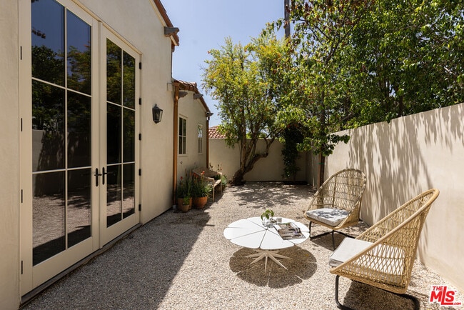 Building Photo - 4228 Los Nietos Dr