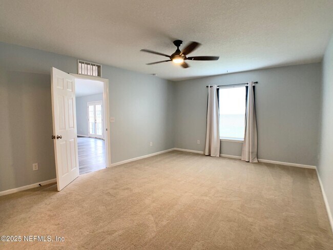 Building Photo - 3201 Deer Creek Dr