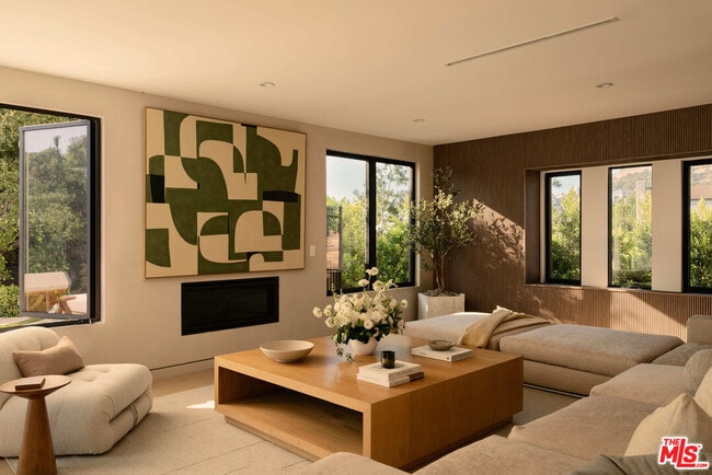 Building Photo - 2608 Zorada Dr