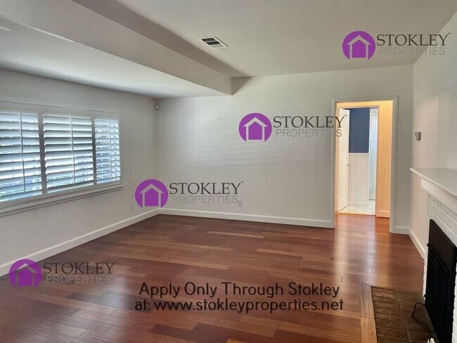 Building Photo - 158 Cameo Dr