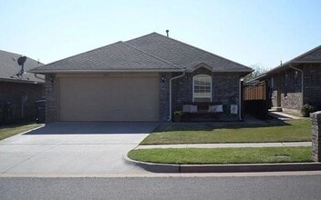 Building Photo - Great 3/2 off of S Czech Hall Rd