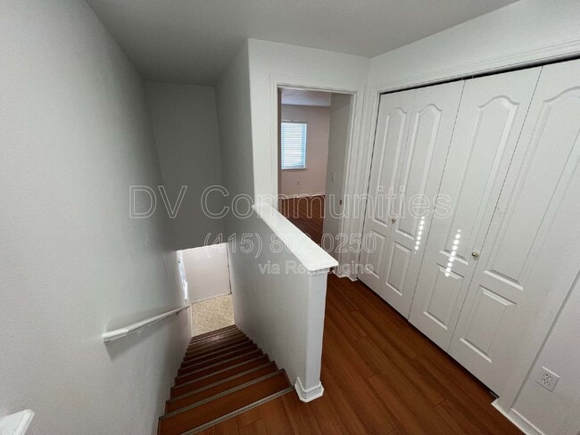 Building Photo - 2521 NW Cedar Ave