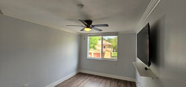 Building Photo - 400 Scotia Dr