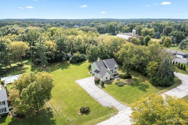 Building Photo - 38W199 Heatherfield Dr