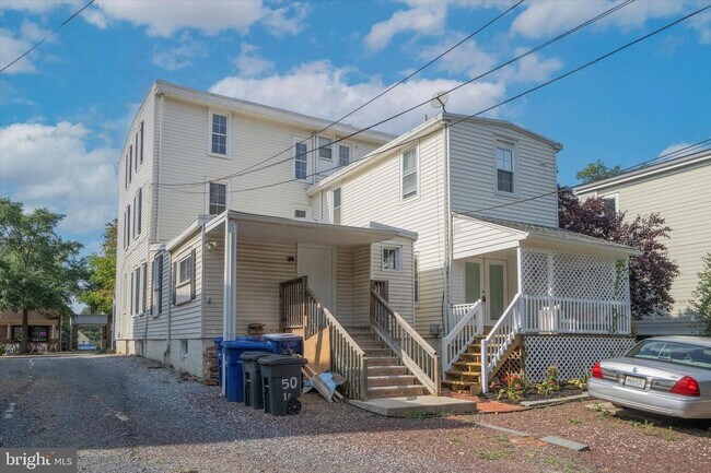 Building Photo - 50 E Main St