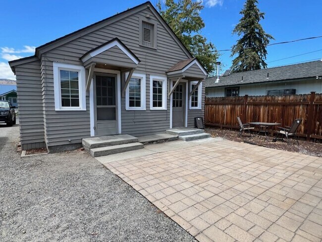 Building Photo - 901 Kittitas St