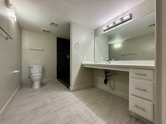 Building Photo - Charming 1-Bedroom Condo Near Rhodes Ranch