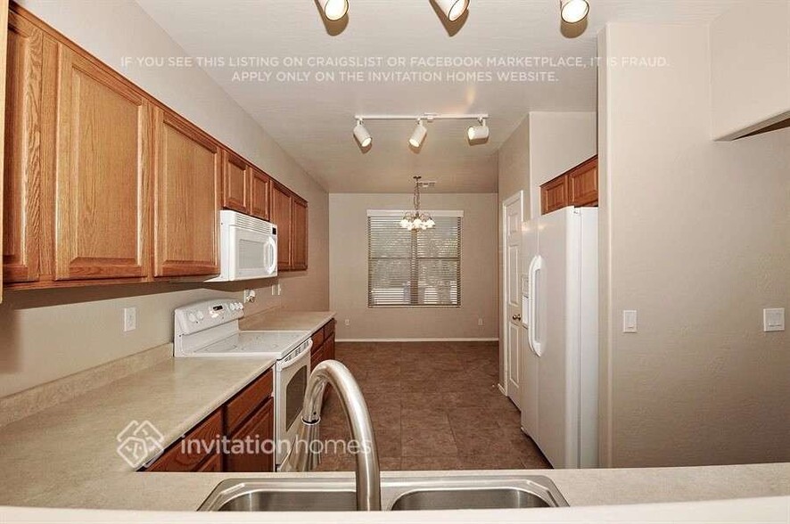 Building Photo - 2186 W Agrarian Hills Dr