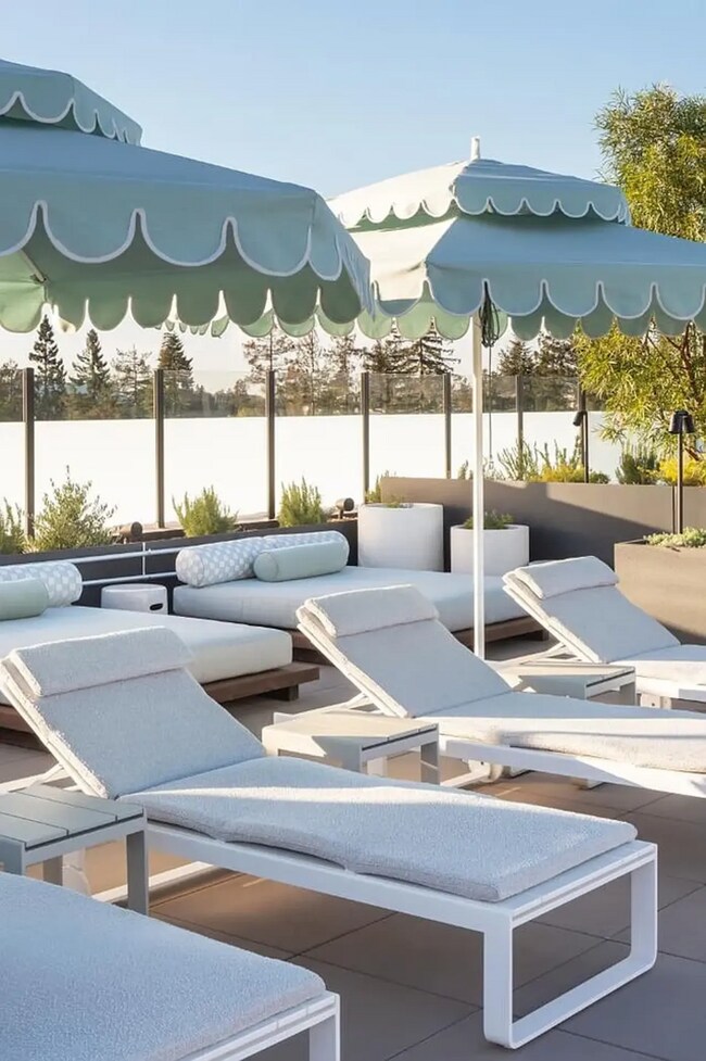 Building Photo - 401 Willow Ave