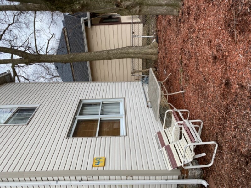 Building Photo - 49 Rogge St
