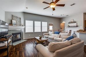 Building Photo - 305 Highland Glen Trail