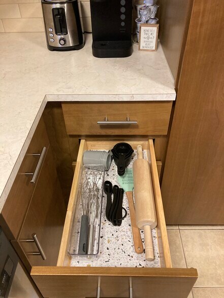 Building Photo - 14275 Avon Allen Rd