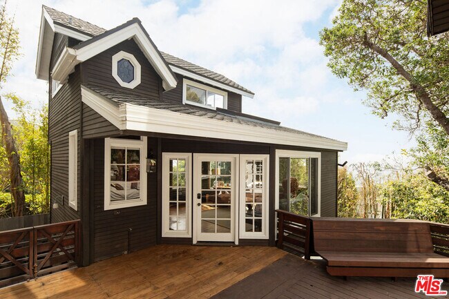 Building Photo - 31840 Seafield Dr