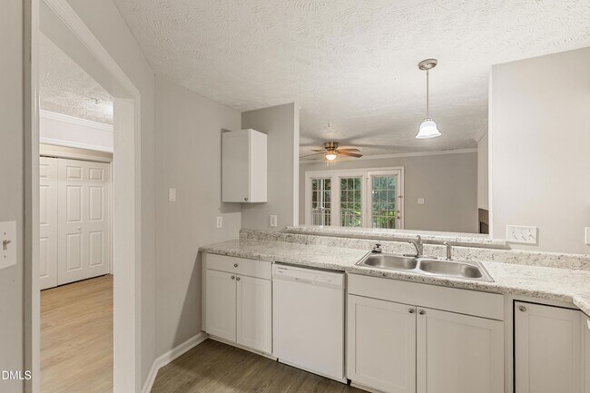 Building Photo - 390 Bubble Creek Ct
