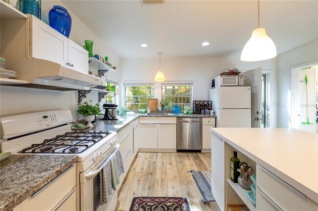 Building Photo - 310 NW 8th St