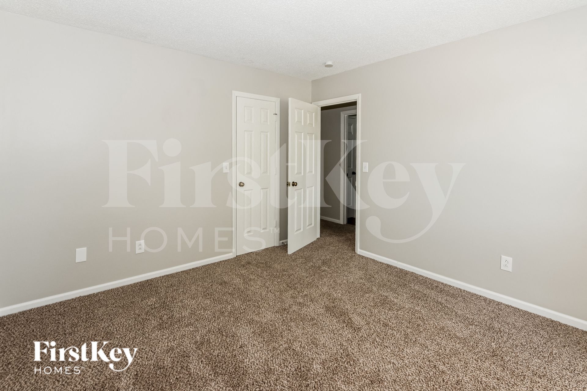 Building Photo - 2501 Oak Leigh Dr