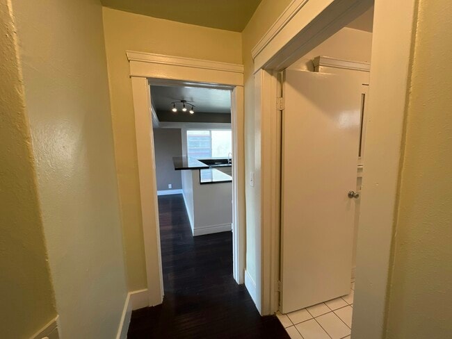 Building Photo - 17 Bonito Ave
