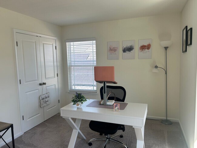 Building Photo - Beautiful 3/2.5 Home for Rent in Greenville!