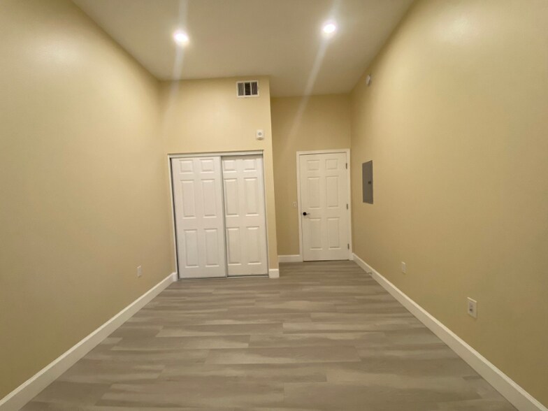 Building Photo - 2291 Dunlop St
