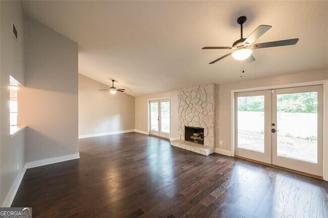 Building Photo - 1135 Worthington Hills Dr