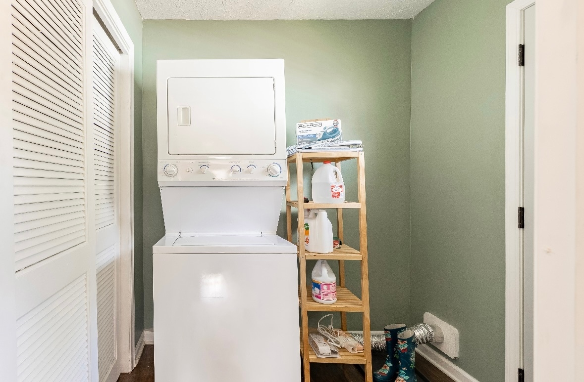 Laundry/mud room with stacked washer & dryer for your convenience - 1420 E Market St