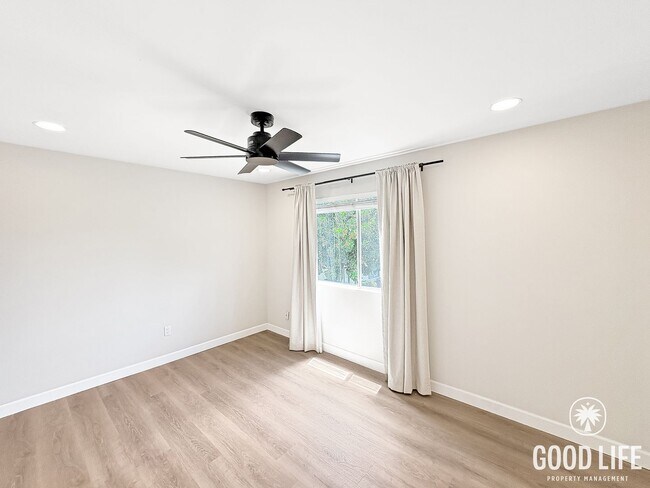 Building Photo - Bright 2BD/2BA Corner Unit Condo in Escondido with Reserved Parking, Quartz Kitchen & Private Bal...