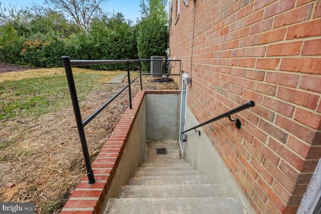 Building Photo - 8728 Old Courthouse Rd