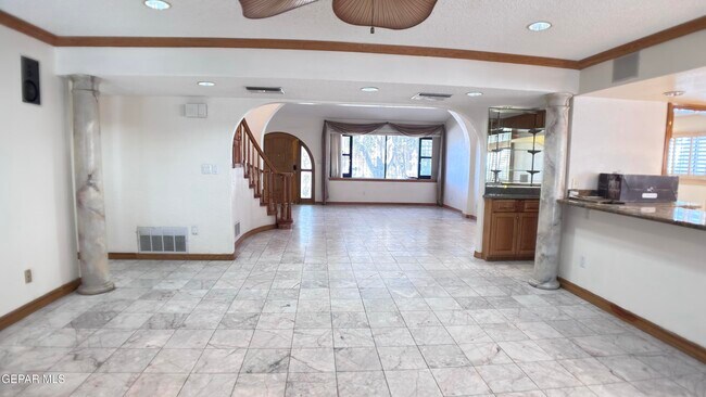 Building Photo - 4719 Frankfort Ave