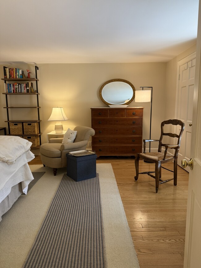 Building Photo - 6 Bradford Rd