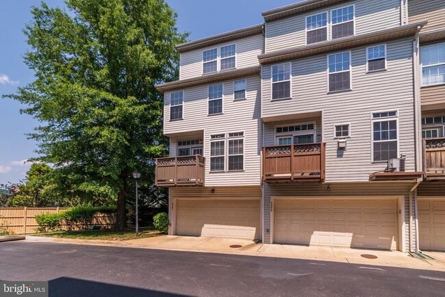 Building Photo - 5807 Pearson Ln