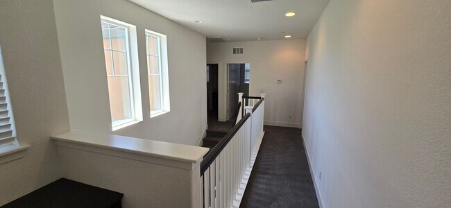 Building Photo - Located in the desirable K-Section of Rohnert Park