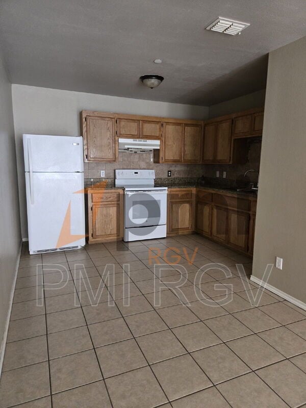 Building Photo - 2904 N 32nd St