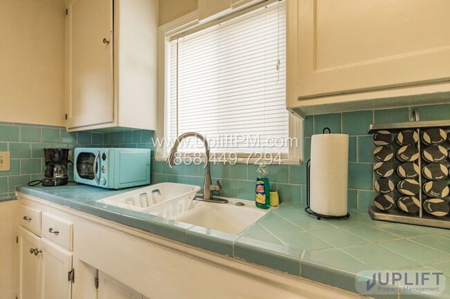 Building Photo - 4120 Gamma St