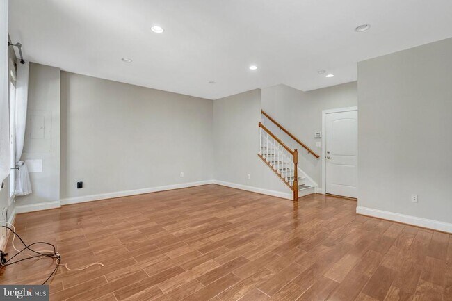 Building Photo - 6830 Hartzell Hill Ln