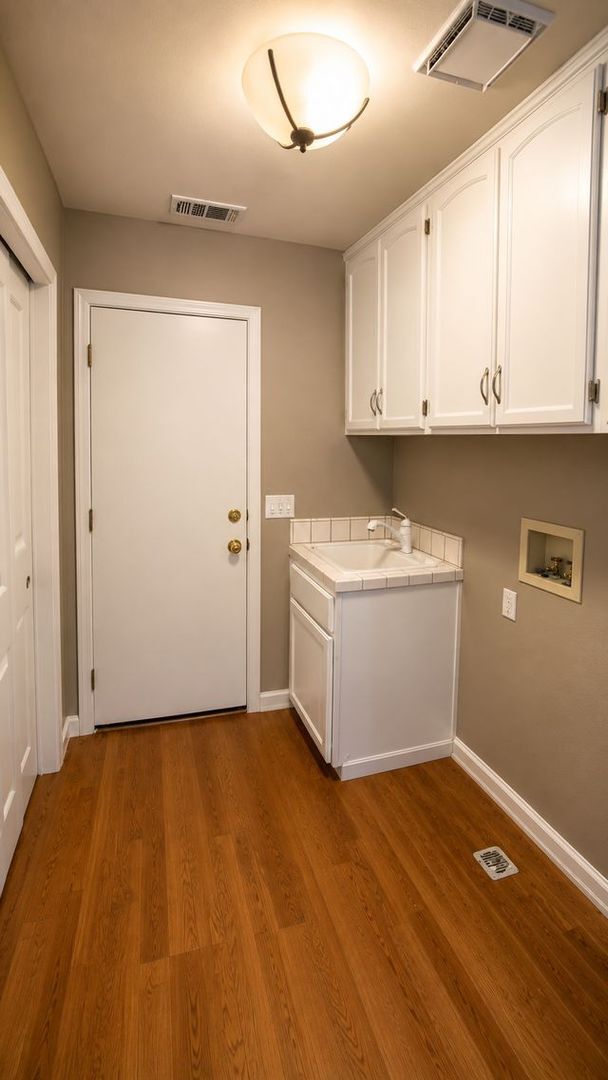 Building Photo - 802 E Catalina Cir