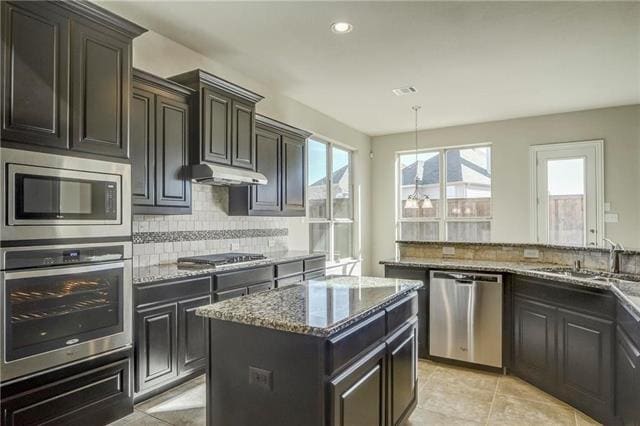 Building Photo - 7592 Plowman Ln