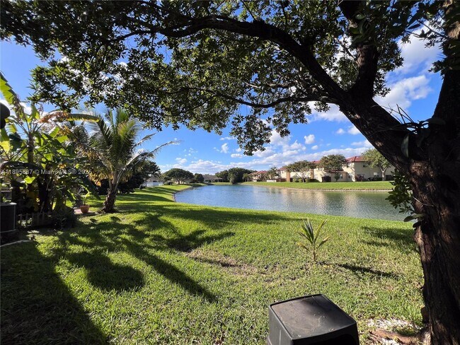 Building Photo - 3353 NE 11th Dr